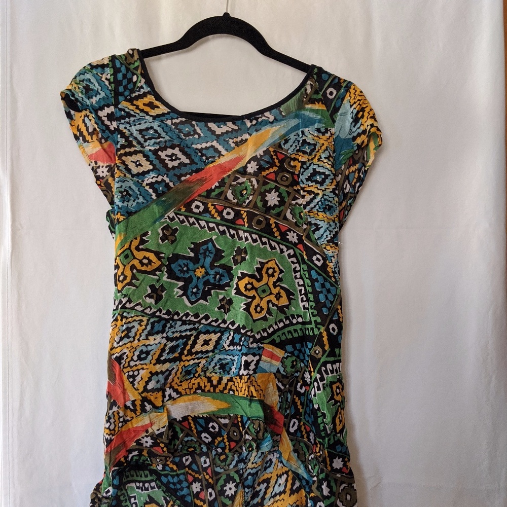 Women's graphic top size M